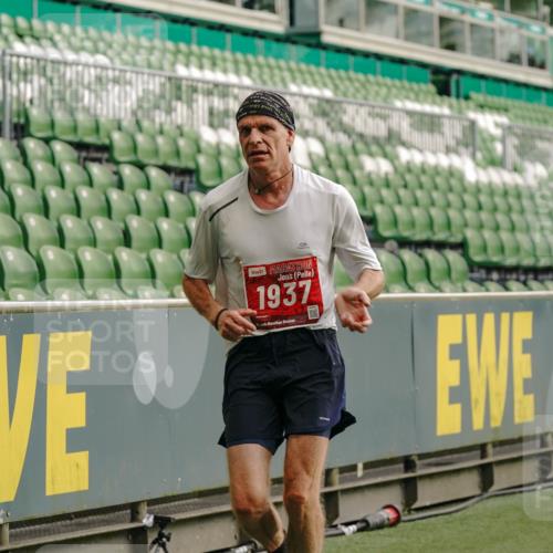 13.09.2026 - 21. swb-Marathon Bremen Michael Burmester http://msf.ph/oto/10448400 13.09.2026 12:47:39 Laufen im Stadion 382, 384, 538, 604, 621, 868, 889, 1554, 1872, 1925, 2021, 2087, 2266, 2538, 2646, 2809, 2844, 2956, 3110, 3118, 3127, 3196, 3242, 3284, 3297, 3424, 3466, 3520, 3794, 3910, 4025, 4236, 4239, 4614, 4712, 4729, 4777, 4808, 4992, 5024, 5238, 5283, 5674, 5725, 5803, 5976, 6025, 6053, 6058, 6686, 6708, 6784, 6815, 7102, 7399, 7538, 7803, 7814, 7871, 8060, 8334, 8611, 8621, 8701, 8706, 8877, 8973, 8980, 8981, 8983, 9010, 9061, 9429, 9544, 9689, 9813, 9918, 13034 meine-sportfotos.de