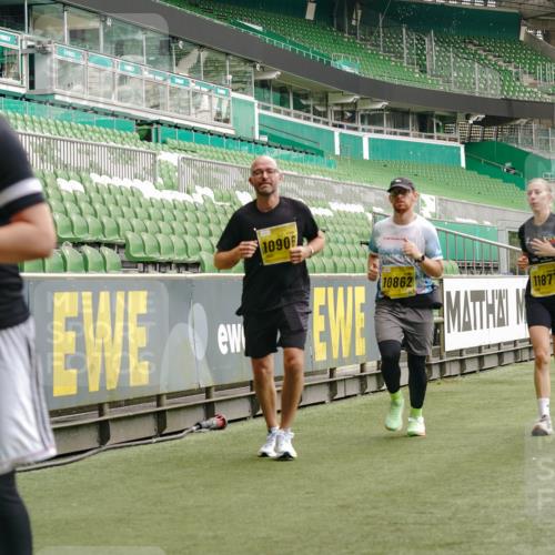 13.09.2026 - 21. swb-Marathon Bremen Michael Burmester http://msf.ph/oto/10448416 13.09.2026 10:30:18 Laufen im Stadion 10141, 10162, 10170, 10174, 10183, 10193, 10200, 10218, 10227, 10233, 10253, 10281, 10304, 10334, 10339, 10348, 10359, 10381, 10392, 10426, 10448, 10452, 10467, 10515, 10537, 10585, 10588, 10641, 10652, 10714, 10734, 10757, 10761, 10763, 10764, 10765, 10780, 10808, 10821, 10822, 10825, 10827, 10837, 10838, 10840, 10862, 10863, 10884, 10886, 10887, 10906, 10966, 10984, 11002, 11007, 11038, 11109, 11350, 11379 meine-sportfotos.de