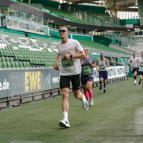 13.09.2026 - 21. swb-Marathon Bremen Michael Burmester http://msf.ph/oto/10448434 13.09.2026 12:47:41 Laufen im Stadion 382, 384, 538, 604, 621, 868, 889, 1554, 1872, 1925, 2021, 2087, 2266, 2538, 2605, 2646, 2809, 2844, 2956, 3110, 3118, 3127, 3196, 3242, 3284, 3297, 3424, 3466, 3520, 3794, 3910, 4025, 4236, 4239, 4614, 4712, 4729, 4777, 4808, 4992, 5024, 5238, 5283, 5674, 5725, 5803, 5976, 6025, 6053, 6058, 6686, 6708, 6784, 6815, 6951, 7102, 7399, 7538, 7803, 7814, 7871, 8060, 8334, 8611, 8621, 8706, 8877, 8973, 8980, 8981, 8983, 9010, 9061, 9429, 9544, 9689, 9813, 9918, 13034 meine-sportfotos.de