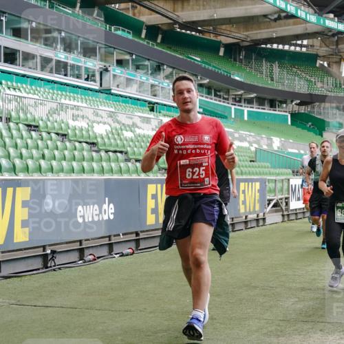 13.09.2026 - 21. swb-Marathon Bremen Michael Burmester http://msf.ph/oto/10448438 13.09.2026 13:08:50 Laufen im Stadion 383, 391, 489, 532, 549, 551, 563, 625, 682, 800, 808, 809, 813, 884, 898, 911, 1025, 1072, 1124, 1150, 1173, 1210, 1285, 1289, 1322, 1364, 1395, 1398, 1532, 1559, 1688, 1831, 1854, 1880, 1899, 2003, 2041, 2208, 2215, 2229, 2243, 2283, 2366, 2380, 2405, 2413, 2429, 2441, 2467, 2471, 2492, 2525, 2565, 2611, 2635, 2692, 2727, 2782, 2802, 2823, 2831, 2841, 2866, 2897, 2930, 2931, 2941, 2949, 3032, 3316, 3327, 3333, 3398, 3437, 3707, 109 meine-sportfotos.de