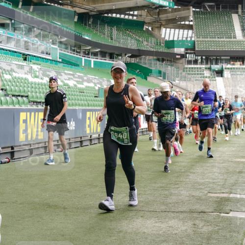 13.09.2026 - 21. swb-Marathon Bremen Michael Burmester http://msf.ph/oto/10448456 13.09.2026 13:08:51 Laufen im Stadion 383, 391, 489, 532, 549, 551, 563, 625, 682, 800, 808, 809, 813, 884, 898, 911, 1025, 1072, 1124, 1150, 1173, 1210, 1285, 1289, 1322, 1364, 1395, 1398, 1532, 1559, 1688, 1831, 1854, 1880, 1899, 2003, 2041, 2208, 2215, 2229, 2243, 2283, 2366, 2380, 2405, 2413, 2429, 2441, 2467, 2471, 2492, 2525, 2565, 2611, 2635, 2692, 2727, 2782, 2802, 2823, 2831, 2841, 2866, 2897, 2930, 2931, 2941, 2949, 3032, 3316, 3327, 3333, 3398, 3437, 3707, 109 meine-sportfotos.de