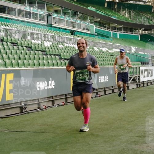 13.09.2026 - 21. swb-Marathon Bremen Michael Burmester http://msf.ph/oto/10448474 13.09.2026 12:47:42 Laufen im Stadion 382, 384, 538, 604, 621, 868, 889, 1554, 1872, 1925, 2021, 2087, 2266, 2538, 2605, 2646, 2809, 2844, 2956, 3110, 3118, 3127, 3196, 3242, 3284, 3297, 3424, 3466, 3520, 3794, 3910, 4025, 4236, 4239, 4614, 4712, 4729, 4777, 4808, 4992, 5024, 5238, 5283, 5674, 5725, 5803, 5976, 6025, 6053, 6058, 6686, 6708, 6784, 6815, 6951, 7102, 7399, 7538, 7803, 7814, 7871, 8060, 8334, 8611, 8621, 8706, 8877, 8973, 8980, 8981, 8983, 9010, 9061, 9429, 9544, 9689, 9813, 9918, 13034 meine-sportfotos.de