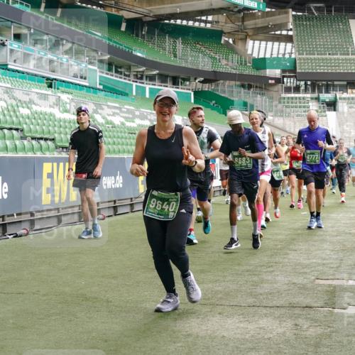 13.09.2026 - 21. swb-Marathon Bremen Michael Burmester http://msf.ph/oto/10448490 13.09.2026 13:08:51 Laufen im Stadion 383, 391, 489, 532, 549, 551, 563, 625, 682, 800, 808, 809, 813, 884, 898, 911, 1025, 1072, 1124, 1150, 1173, 1210, 1285, 1289, 1322, 1364, 1395, 1398, 1532, 1559, 1688, 1831, 1854, 1880, 1899, 2003, 2041, 2208, 2215, 2229, 2243, 2283, 2366, 2380, 2405, 2413, 2429, 2441, 2467, 2471, 2492, 2525, 2565, 2611, 2635, 2692, 2727, 2782, 2802, 2823, 2831, 2841, 2866, 2897, 2930, 2931, 2941, 2949, 3032, 3316, 3327, 3333, 3398, 3437, 3707, 109 meine-sportfotos.de
