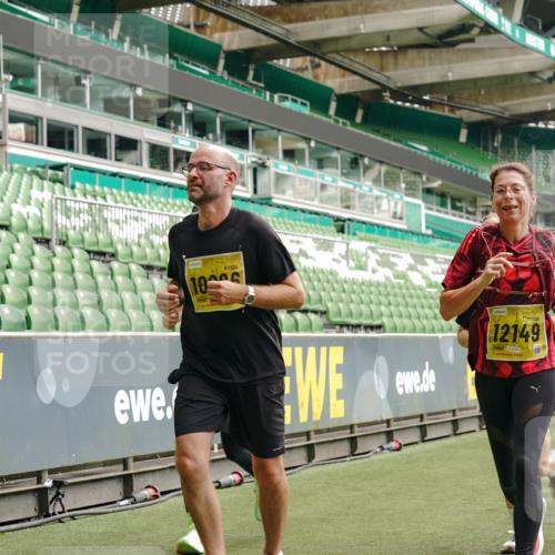 13.09.2026 - 21. swb-Marathon Bremen Michael Burmester http://msf.ph/oto/10448549 13.09.2026 10:30:21 Laufen im Stadion 10141, 10162, 10174, 10183, 10193, 10200, 10218, 10227, 10233, 10253, 10281, 10304, 10334, 10339, 10348, 10359, 10381, 10392, 10426, 10448, 10452, 10467, 10515, 10537, 10585, 10588, 10641, 10652, 10714, 10734, 10757, 10761, 10763, 10764, 10765, 10780, 10808, 10821, 10822, 10825, 10827, 10837, 10838, 10840, 10862, 10863, 10884, 10886, 10887, 10906, 10966, 10984, 11002, 11007, 11038, 11109, 11350, 11379 meine-sportfotos.de