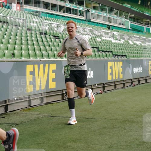 13.09.2026 - 21. swb-Marathon Bremen Michael Burmester http://msf.ph/oto/10448569 13.09.2026 12:47:47 Laufen im Stadion 382, 384, 538, 604, 621, 868, 889, 1349, 1554, 1872, 1925, 2021, 2087, 2266, 2538, 2605, 2646, 2809, 2844, 2956, 3110, 3118, 3127, 3196, 3242, 3284, 3297, 3424, 3466, 3520, 3794, 3910, 4025, 4236, 4239, 4614, 4712, 4729, 4777, 4808, 4992, 5024, 5283, 5674, 5725, 5803, 5976, 6025, 6053, 6058, 6686, 6708, 6784, 6815, 6951, 7102, 7399, 7538, 7803, 7814, 7871, 8060, 8334, 8611, 8621, 8706, 8877, 8973, 8980, 8981, 8983, 9010, 9061, 9429, 9544, 9689, 9813, 9918, 13034 meine-sportfotos.de