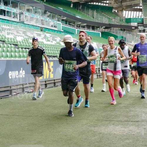 13.09.2026 - 21. swb-Marathon Bremen Michael Burmester http://msf.ph/oto/10448602 13.09.2026 13:08:53 Laufen im Stadion 383, 391, 489, 532, 549, 551, 563, 625, 682, 800, 808, 809, 813, 884, 898, 911, 1025, 1072, 1124, 1150, 1173, 1210, 1285, 1289, 1322, 1364, 1395, 1398, 1532, 1559, 1688, 1831, 1854, 1880, 1899, 2003, 2041, 2208, 2215, 2229, 2243, 2283, 2366, 2380, 2405, 2413, 2429, 2441, 2467, 2471, 2492, 2525, 2565, 2611, 2635, 2692, 2727, 2782, 2802, 2823, 2831, 2841, 2866, 2897, 2930, 2931, 2941, 2949, 3032, 3316, 3327, 3333, 3398, 3437, 3707, 3769, 109 meine-sportfotos.de