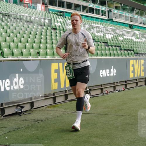 13.09.2026 - 21. swb-Marathon Bremen Michael Burmester http://msf.ph/oto/10448603 13.09.2026 12:47:47 Laufen im Stadion 382, 384, 538, 604, 621, 868, 889, 1349, 1554, 1872, 1925, 2021, 2087, 2266, 2538, 2605, 2646, 2809, 2844, 2956, 3110, 3118, 3127, 3196, 3242, 3284, 3297, 3424, 3466, 3520, 3794, 3910, 4025, 4236, 4239, 4614, 4712, 4729, 4777, 4808, 4992, 5024, 5283, 5674, 5725, 5803, 5976, 6025, 6053, 6058, 6686, 6708, 6784, 6815, 6951, 7102, 7399, 7538, 7803, 7814, 7871, 8060, 8334, 8611, 8621, 8706, 8877, 8973, 8980, 8981, 8983, 9010, 9061, 9429, 9544, 9689, 9813, 9918, 13034 meine-sportfotos.de