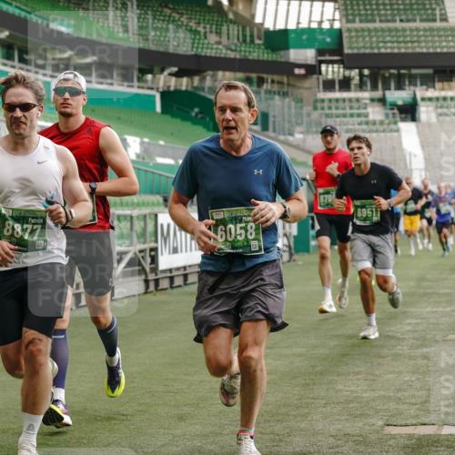 13.09.2026 - 21. swb-Marathon Bremen Michael Burmester http://msf.ph/oto/10448640 13.09.2026 12:47:53 Laufen im Stadion 382, 384, 538, 604, 621, 826, 868, 889, 1349, 1554, 1872, 1925, 2021, 2266, 2538, 2605, 2646, 2809, 2844, 2956, 3110, 3118, 3127, 3196, 3242, 3284, 3297, 3424, 3466, 3520, 3794, 3910, 4025, 4236, 4239, 4614, 4712, 4729, 4777, 4808, 4992, 5024, 5725, 5803, 5976, 6025, 6053, 6058, 6686, 6708, 6784, 6815, 6951, 7064, 7102, 7399, 7538, 7636, 7803, 7814, 7871, 8060, 8334, 8611, 8621, 8706, 8877, 8973, 8980, 8981, 8983, 9010, 9061, 9429, 9544, 9689, 9813, 9918, 13034 meine-sportfotos.de
