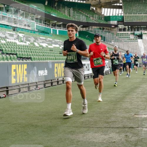 13.09.2026 - 21. swb-Marathon Bremen Michael Burmester http://msf.ph/oto/10448672 13.09.2026 12:47:55 Laufen im Stadion 382, 384, 538, 604, 621, 826, 868, 889, 1349, 1554, 1872, 1925, 2021, 2266, 2538, 2605, 2646, 2809, 2844, 2956, 3110, 3118, 3127, 3196, 3242, 3284, 3297, 3424, 3466, 3520, 3794, 3910, 4025, 4236, 4239, 4614, 4712, 4729, 4777, 4808, 4992, 5725, 5803, 5976, 6025, 6053, 6058, 6686, 6708, 6784, 6815, 6951, 7064, 7102, 7399, 7538, 7636, 7803, 7814, 7871, 8060, 8334, 8611, 8621, 8706, 8877, 8973, 8980, 8981, 8983, 9010, 9061, 9429, 9544, 9689, 9813, 9918, 13034 meine-sportfotos.de