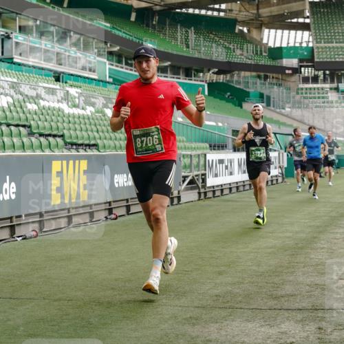 13.09.2026 - 21. swb-Marathon Bremen Michael Burmester http://msf.ph/oto/10448698 13.09.2026 12:47:56 Laufen im Stadion 382, 384, 538, 604, 621, 826, 868, 889, 1349, 1554, 1872, 1925, 2021, 2266, 2538, 2605, 2646, 2809, 2844, 2956, 3110, 3118, 3127, 3196, 3242, 3284, 3297, 3424, 3466, 3520, 3794, 3910, 4025, 4236, 4239, 4614, 4712, 4729, 4777, 4808, 4992, 5725, 5803, 5976, 6025, 6053, 6058, 6686, 6708, 6784, 6815, 6951, 7064, 7102, 7399, 7538, 7636, 7803, 7814, 7871, 8060, 8334, 8611, 8621, 8706, 8877, 8973, 8980, 8981, 8983, 9010, 9061, 9429, 9544, 9689, 9813, 9918, 13034 meine-sportfotos.de