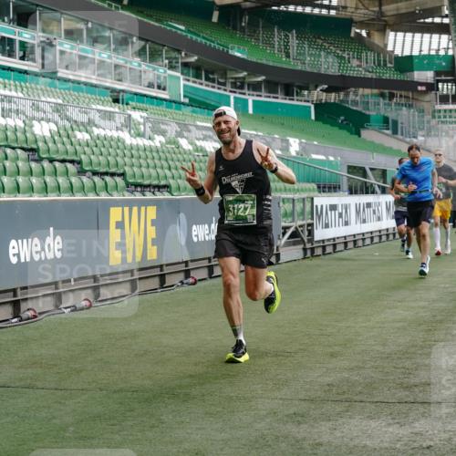 13.09.2026 - 21. swb-Marathon Bremen Michael Burmester http://msf.ph/oto/10448735 13.09.2026 12:47:58 Laufen im Stadion 382, 384, 604, 621, 826, 868, 889, 1349, 1554, 1872, 1925, 2021, 2266, 2538, 2605, 2646, 2844, 2956, 3110, 3118, 3127, 3196, 3242, 3284, 3297, 3424, 3466, 3520, 3794, 3910, 4025, 4236, 4239, 4614, 4712, 4729, 4777, 4808, 4992, 5725, 5803, 5976, 6025, 6053, 6058, 6686, 6708, 6784, 6815, 6951, 7064, 7102, 7399, 7538, 7636, 7803, 7814, 7871, 8060, 8334, 8611, 8621, 8706, 8877, 8973, 8980, 8981, 8983, 9010, 9035, 9061, 9429, 9544, 9689, 9813, 9918 meine-sportfotos.de