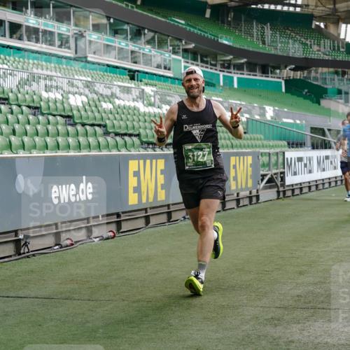 13.09.2026 - 21. swb-Marathon Bremen Michael Burmester http://msf.ph/oto/10448770 13.09.2026 12:47:59 Laufen im Stadion 382, 384, 604, 621, 826, 868, 889, 1349, 1554, 1872, 1925, 2021, 2266, 2538, 2605, 2646, 2844, 2956, 3110, 3118, 3127, 3196, 3242, 3284, 3297, 3424, 3466, 3520, 3794, 3910, 4025, 4236, 4239, 4614, 4712, 4729, 4732, 4777, 4808, 4992, 5725, 5803, 5976, 6025, 6053, 6058, 6686, 6708, 6784, 6815, 6951, 7064, 7102, 7399, 7538, 7636, 7803, 7814, 7871, 8060, 8334, 8611, 8621, 8706, 8877, 8973, 8980, 8981, 8983, 9010, 9035, 9061, 9429, 9544, 9689, 9813, 9918 meine-sportfotos.de