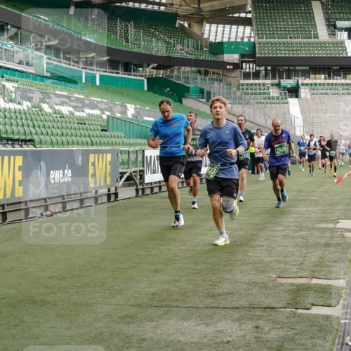 13.09.2026 - 21. swb-Marathon Bremen Michael Burmester http://msf.ph/oto/10448787 13.09.2026 12:48:00 Laufen im Stadion 382, 384, 604, 621, 826, 868, 889, 1349, 1554, 1872, 1925, 2021, 2266, 2538, 2605, 2646, 2844, 2956, 3110, 3118, 3127, 3196, 3242, 3284, 3297, 3424, 3466, 3520, 3794, 3910, 4025, 4236, 4239, 4614, 4712, 4729, 4732, 4777, 4808, 4992, 5725, 5803, 5976, 6025, 6053, 6058, 6686, 6708, 6784, 6815, 6951, 7064, 7102, 7399, 7538, 7636, 7803, 7814, 7871, 8060, 8334, 8611, 8621, 8706, 8877, 8973, 8980, 8981, 8983, 9010, 9035, 9061, 9429, 9544, 9689, 9813, 9918 meine-sportfotos.de