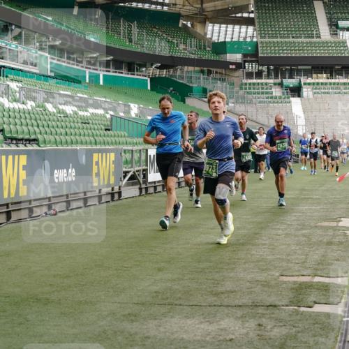 13.09.2026 - 21. swb-Marathon Bremen Michael Burmester http://msf.ph/oto/10448799 13.09.2026 12:48:00 Laufen im Stadion 382, 384, 604, 621, 826, 868, 889, 1349, 1554, 1872, 1925, 2021, 2266, 2538, 2605, 2646, 2844, 2956, 3110, 3118, 3127, 3196, 3242, 3284, 3297, 3424, 3466, 3520, 3794, 3910, 4025, 4236, 4239, 4614, 4712, 4729, 4732, 4777, 4808, 4992, 5725, 5803, 5976, 6025, 6053, 6058, 6686, 6708, 6784, 6815, 6951, 7064, 7102, 7399, 7538, 7636, 7803, 7814, 7871, 8060, 8334, 8611, 8621, 8706, 8877, 8973, 8980, 8981, 8983, 9010, 9035, 9061, 9429, 9544, 9689, 9813, 9918 meine-sportfotos.de