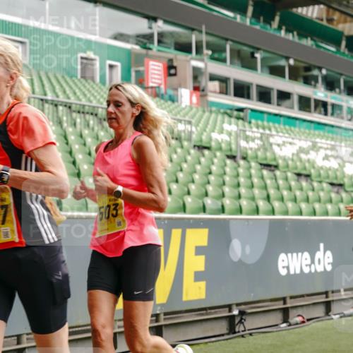 13.09.2026 - 21. swb-Marathon Bremen Michael Burmester http://msf.ph/oto/10448819 13.09.2026 10:30:29 Laufen im Stadion 10141, 10162, 10174, 10183, 10193, 10218, 10227, 10233, 10253, 10281, 10284, 10304, 10334, 10339, 10359, 10381, 10392, 10426, 10448, 10452, 10467, 10479, 10515, 10537, 10577, 10585, 10588, 10641, 10652, 10684, 10685, 10714, 10734, 10757, 10761, 10763, 10764, 10765, 10780, 10808, 10821, 10822, 10825, 10827, 10837, 10838, 10840, 10862, 10863, 10884, 10886, 10887, 10906, 10966, 10984, 11002, 11038, 11109, 11350, 11379 meine-sportfotos.de