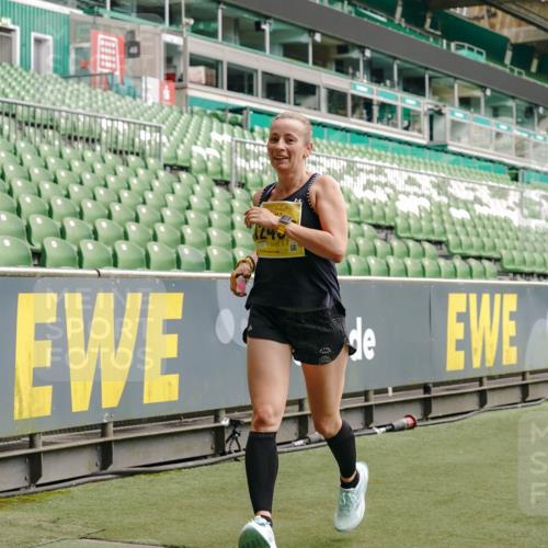 13.09.2026 - 21. swb-Marathon Bremen Michael Burmester http://msf.ph/oto/10448838 13.09.2026 10:30:29 Laufen im Stadion 10141, 10162, 10174, 10183, 10193, 10218, 10227, 10233, 10253, 10281, 10284, 10304, 10334, 10339, 10359, 10381, 10392, 10426, 10448, 10452, 10467, 10479, 10515, 10537, 10577, 10585, 10588, 10641, 10652, 10684, 10685, 10714, 10734, 10757, 10761, 10763, 10764, 10765, 10780, 10808, 10821, 10822, 10825, 10827, 10837, 10838, 10840, 10862, 10863, 10884, 10886, 10887, 10906, 10966, 10984, 11002, 11038, 11109, 11350, 11379 meine-sportfotos.de