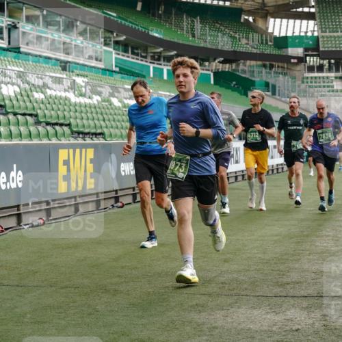 13.09.2026 - 21. swb-Marathon Bremen Michael Burmester http://msf.ph/oto/10448849 13.09.2026 12:48:01 Laufen im Stadion 382, 384, 621, 826, 868, 889, 1349, 1554, 1872, 1925, 2021, 2266, 2538, 2605, 2646, 2844, 2956, 3110, 3118, 3127, 3196, 3242, 3284, 3297, 3424, 3466, 3520, 3794, 3910, 4025, 4236, 4239, 4614, 4712, 4729, 4732, 4777, 4808, 4992, 5725, 5803, 5976, 6025, 6053, 6058, 6686, 6708, 6784, 6815, 6951, 7064, 7102, 7399, 7538, 7636, 7803, 7814, 7871, 8060, 8334, 8611, 8621, 8706, 8877, 8973, 8980, 8981, 8983, 9010, 9035, 9061, 9429, 9544, 9689, 9813, 9918 meine-sportfotos.de