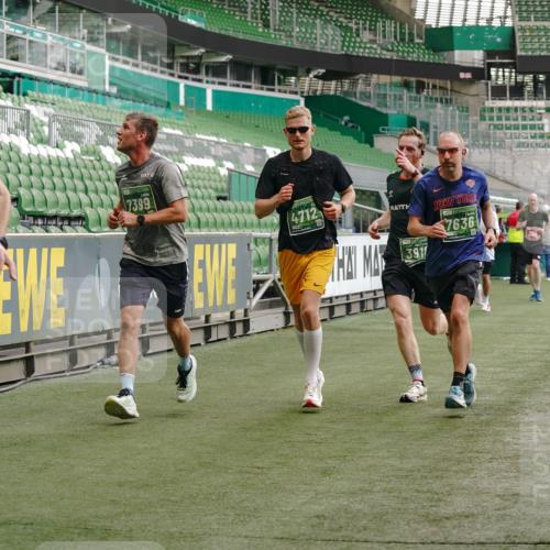 13.09.2026 - 21. swb-Marathon Bremen Michael Burmester http://msf.ph/oto/10448860 13.09.2026 12:48:02 Laufen im Stadion 382, 384, 621, 826, 868, 889, 1349, 1554, 1872, 1925, 2021, 2266, 2538, 2605, 2646, 2844, 2956, 3110, 3118, 3127, 3196, 3242, 3284, 3297, 3424, 3466, 3520, 3794, 3910, 4025, 4236, 4239, 4614, 4712, 4729, 4732, 4777, 4808, 4992, 5725, 5803, 5976, 6025, 6053, 6058, 6686, 6708, 6784, 6815, 6951, 7064, 7102, 7399, 7538, 7636, 7803, 7814, 7871, 8060, 8334, 8611, 8621, 8706, 8877, 8973, 8980, 8981, 8983, 9010, 9035, 9061, 9429, 9544, 9689, 9813, 9918 meine-sportfotos.de