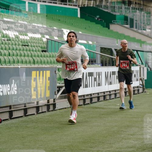 13.09.2026 - 21. swb-Marathon Bremen Michael Burmester http://msf.ph/oto/10448966 13.09.2026 12:48:07 Laufen im Stadion 382, 384, 572, 621, 826, 868, 889, 1349, 1554, 1872, 1925, 2266, 2538, 2605, 2646, 2844, 2956, 3110, 3118, 3127, 3196, 3242, 3276, 3284, 3297, 3424, 3466, 3520, 3794, 3910, 4025, 4082, 4239, 4614, 4712, 4729, 4732, 4777, 4808, 4992, 5424, 5725, 5803, 5976, 6025, 6053, 6058, 6686, 6708, 6784, 6815, 6951, 7064, 7102, 7399, 7538, 7636, 7803, 7814, 7871, 7876, 8060, 8334, 8611, 8621, 8706, 8877, 8973, 8980, 8981, 9010, 9035, 9061, 9429, 9689, 9813, 9918 meine-sportfotos.de