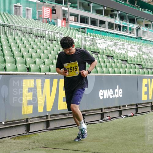 13.09.2026 - 21. swb-Marathon Bremen Michael Burmester http://msf.ph/oto/10449011 13.09.2026 10:30:33 Laufen im Stadion 10141, 10162, 10174, 10183, 10193, 10218, 10227, 10233, 10253, 10281, 10284, 10304, 10334, 10339, 10359, 10381, 10392, 10426, 10448, 10452, 10467, 10479, 10515, 10537, 10577, 10585, 10588, 10641, 10652, 10684, 10685, 10714, 10734, 10757, 10761, 10763, 10764, 10765, 10780, 10808, 10821, 10822, 10825, 10827, 10837, 10838, 10862, 10863, 10884, 10886, 10887, 10906, 10966, 10984, 11002, 11038, 11109, 11350, 11379 meine-sportfotos.de