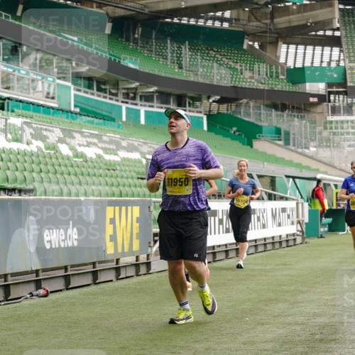 13.09.2026 - 21. swb-Marathon Bremen Michael Burmester http://msf.ph/oto/10449067 13.09.2026 10:30:35 Laufen im Stadion 10141, 10162, 10174, 10183, 10193, 10218, 10227, 10233, 10253, 10281, 10284, 10304, 10334, 10339, 10359, 10381, 10392, 10426, 10448, 10452, 10467, 10471, 10478, 10479, 10515, 10537, 10577, 10579, 10585, 10588, 10641, 10652, 10684, 10685, 10714, 10734, 10757, 10761, 10763, 10764, 10765, 10780, 10808, 10821, 10822, 10825, 10827, 10837, 10838, 10862, 10863, 10884, 10886, 10887, 10906, 10966, 10984, 11002, 11038, 11109, 11350, 11379 meine-sportfotos.de