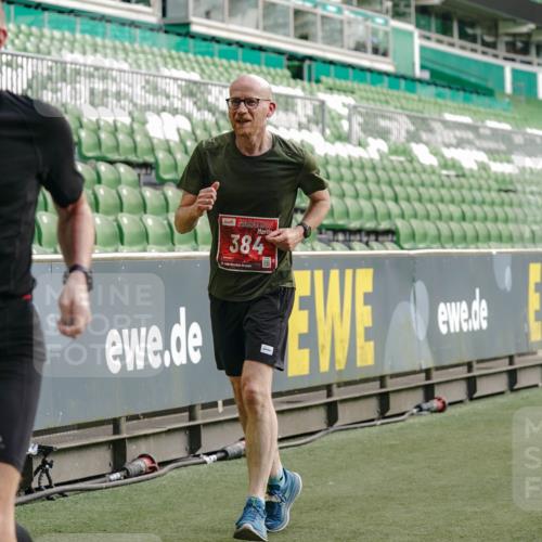 13.09.2026 - 21. swb-Marathon Bremen Michael Burmester http://msf.ph/oto/10449073 13.09.2026 12:48:12 Laufen im Stadion 382, 384, 572, 621, 826, 868, 889, 1349, 1554, 1872, 1925, 2266, 2538, 2605, 2646, 2844, 2956, 3110, 3118, 3127, 3196, 3242, 3276, 3284, 3297, 3424, 3466, 3520, 3794, 3910, 4025, 4082, 4239, 4614, 4712, 4729, 4732, 4808, 4992, 5424, 5517, 5725, 5803, 5976, 6025, 6053, 6058, 6686, 6708, 6784, 6951, 7064, 7102, 7399, 7538, 7636, 7803, 7814, 7871, 7876, 8060, 8334, 8611, 8621, 8706, 8877, 8973, 8980, 8981, 9010, 9035, 9061, 9429, 9689, 9813, 9918 meine-sportfotos.de