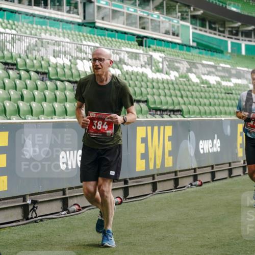13.09.2026 - 21. swb-Marathon Bremen Michael Burmester http://msf.ph/oto/10449086 13.09.2026 12:48:12 Laufen im Stadion 382, 384, 572, 621, 826, 868, 889, 1349, 1554, 1872, 1925, 2266, 2538, 2605, 2646, 2844, 2956, 3110, 3118, 3127, 3196, 3242, 3276, 3284, 3297, 3424, 3466, 3520, 3794, 3910, 4025, 4082, 4239, 4614, 4712, 4729, 4732, 4808, 4992, 5424, 5517, 5725, 5803, 5976, 6025, 6053, 6058, 6686, 6708, 6784, 6951, 7064, 7102, 7399, 7538, 7636, 7803, 7814, 7871, 7876, 8060, 8334, 8611, 8621, 8706, 8877, 8973, 8980, 8981, 9010, 9035, 9061, 9429, 9689, 9813, 9918 meine-sportfotos.de