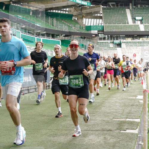 13.09.2026 - 21. swb-Marathon Bremen Michael Burmester http://msf.ph/oto/10449123 13.09.2026 13:09:01 Laufen im Stadion 164, 383, 391, 448, 532, 549, 551, 563, 625, 800, 808, 809, 813, 884, 898, 911, 1025, 1072, 1124, 1150, 1173, 1210, 1285, 1289, 1322, 1364, 1395, 1398, 1559, 1688, 1831, 1880, 1899, 2003, 2041, 2208, 2215, 2229, 2232, 2243, 2366, 2380, 2405, 2413, 2429, 2441, 2467, 2471, 2492, 2525, 2565, 2573, 2594, 2611, 2635, 2692, 2727, 2782, 2802, 2823, 2831, 2841, 2866, 2897, 2930, 2931, 2941, 3032, 3316, 3327, 3333, 3398, 3437, 3707, 3769, 109 meine-sportfotos.de
