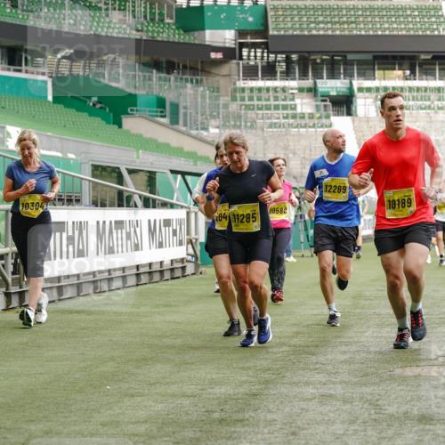 13.09.2026 - 21. swb-Marathon Bremen Michael Burmester http://msf.ph/oto/10449139 13.09.2026 10:30:37 Laufen im Stadion 10141, 10162, 10174, 10183, 10193, 10218, 10227, 10233, 10253, 10281, 10284, 10304, 10334, 10339, 10359, 10381, 10392, 10426, 10448, 10452, 10467, 10471, 10478, 10479, 10515, 10537, 10577, 10579, 10585, 10588, 10641, 10652, 10684, 10685, 10714, 10734, 10757, 10761, 10764, 10765, 10780, 10808, 10821, 10822, 10825, 10827, 10837, 10838, 10862, 10863, 10884, 10886, 10887, 10906, 10966, 10984, 11002, 11038, 11109, 11350, 11379 meine-sportfotos.de