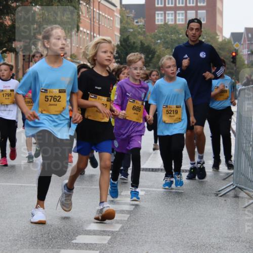 13.09.2026 - Kiel Lauf Markus Tischler http://msf.ph/oto/10449176 13.09.2026 08:56:50 Fleethörn 38, 5765, 1791, 1860, 38, 5762, 35, 689, 38, 5219, 889 meine-sportfotos.de