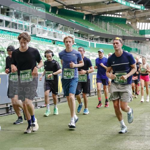13.09.2026 - 21. swb-Marathon Bremen Michael Burmester http://msf.ph/oto/10449282 13.09.2026 13:09:03 Laufen im Stadion 164, 383, 391, 448, 532, 549, 551, 563, 625, 800, 808, 809, 813, 884, 898, 911, 1025, 1072, 1124, 1150, 1210, 1285, 1289, 1322, 1364, 1395, 1398, 1559, 1688, 1831, 1880, 1899, 2003, 2041, 2208, 2215, 2229, 2232, 2243, 2366, 2380, 2405, 2413, 2429, 2441, 2467, 2471, 2492, 2525, 2565, 2573, 2594, 2611, 2635, 2692, 2727, 2782, 2802, 2823, 2831, 2841, 2866, 2897, 2930, 2931, 2941, 3032, 3316, 3327, 3333, 3398, 3437, 3707, 3769, 109 meine-sportfotos.de