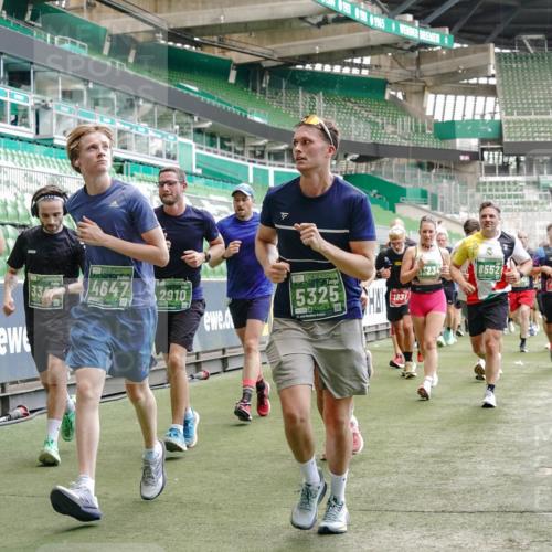 13.09.2026 - 21. swb-Marathon Bremen Michael Burmester http://msf.ph/oto/10449302 13.09.2026 13:09:03 Laufen im Stadion 164, 383, 391, 448, 532, 549, 551, 563, 625, 800, 808, 809, 813, 884, 898, 911, 1025, 1072, 1124, 1150, 1210, 1285, 1289, 1322, 1364, 1395, 1398, 1559, 1688, 1831, 1880, 1899, 2003, 2041, 2208, 2215, 2229, 2232, 2243, 2366, 2380, 2405, 2413, 2429, 2441, 2467, 2471, 2492, 2525, 2565, 2573, 2594, 2611, 2635, 2692, 2727, 2782, 2802, 2823, 2831, 2841, 2866, 2897, 2930, 2931, 2941, 3032, 3316, 3327, 3333, 3398, 3437, 3707, 3769, 109 meine-sportfotos.de