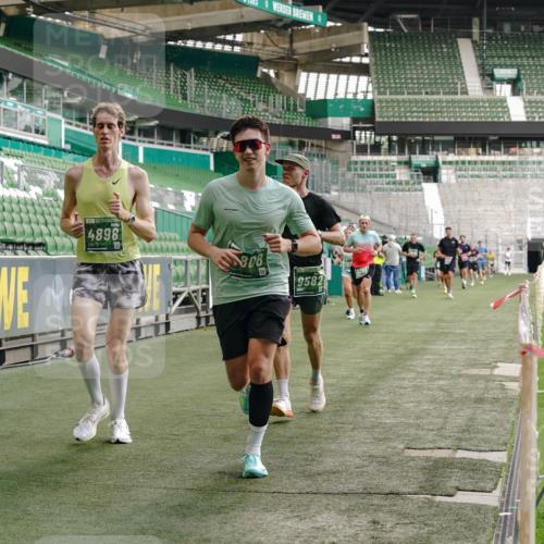 13.09.2026 - 21. swb-Marathon Bremen Michael Burmester http://msf.ph/oto/10449325 13.09.2026 12:48:21 Laufen im Stadion 382, 384, 524, 572, 621, 826, 868, 889, 1349, 1554, 1872, 1925, 2266, 2287, 2538, 2605, 2646, 2844, 2956, 3110, 3118, 3127, 3197, 3242, 3276, 3284, 3297, 3424, 3466, 3520, 3794, 3910, 4025, 4082, 4239, 4614, 4712, 4729, 4732, 4808, 4898, 4992, 5424, 5517, 5725, 5803, 5976, 6025, 6058, 6692, 6708, 6784, 6951, 7064, 7102, 7399, 7538, 7636, 7803, 7871, 7876, 8060, 8611, 8621, 8706, 8877, 8973, 8980, 8981, 9010, 9035, 9061, 9429, 9689, 9918 meine-sportfotos.de