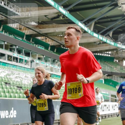 13.09.2026 - 21. swb-Marathon Bremen Michael Burmester http://msf.ph/oto/10449329 13.09.2026 10:30:40 Laufen im Stadion 10141, 10146, 10162, 10174, 10183, 10193, 10218, 10222, 10227, 10233, 10253, 10281, 10284, 10304, 10334, 10339, 10359, 10381, 10392, 10426, 10448, 10452, 10467, 10471, 10478, 10479, 10515, 10537, 10577, 10579, 10585, 10588, 10626, 10641, 10652, 10684, 10685, 10708, 10714, 10734, 10757, 10761, 10764, 10765, 10780, 10808, 10821, 10822, 10825, 10827, 10837, 10838, 10862, 10863, 10884, 10886, 10887, 10906, 10966, 10984, 11002, 11038, 11109, 11350, 11379 meine-sportfotos.de