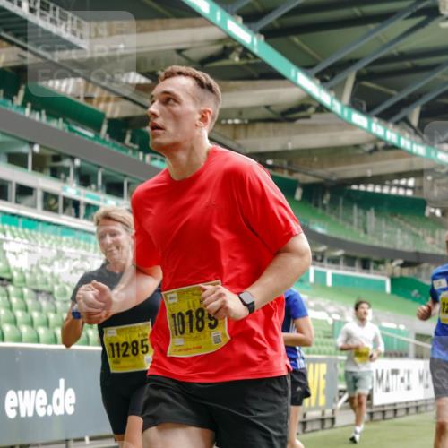 13.09.2026 - 21. swb-Marathon Bremen Michael Burmester http://msf.ph/oto/10449364 13.09.2026 10:30:40 Laufen im Stadion 10141, 10146, 10162, 10174, 10183, 10193, 10218, 10222, 10227, 10233, 10253, 10281, 10284, 10304, 10334, 10339, 10359, 10381, 10392, 10426, 10448, 10452, 10467, 10471, 10478, 10479, 10515, 10537, 10577, 10579, 10585, 10588, 10626, 10641, 10652, 10684, 10685, 10708, 10714, 10734, 10757, 10761, 10764, 10765, 10780, 10808, 10821, 10822, 10825, 10827, 10837, 10838, 10862, 10863, 10884, 10886, 10887, 10906, 10966, 10984, 11002, 11038, 11109, 11350, 11379 meine-sportfotos.de