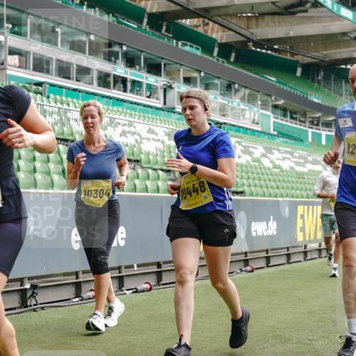 13.09.2026 - 21. swb-Marathon Bremen Michael Burmester http://msf.ph/oto/10449392 13.09.2026 10:30:41 Laufen im Stadion 10141, 10146, 10162, 10174, 10193, 10218, 10222, 10227, 10233, 10253, 10281, 10284, 10304, 10334, 10339, 10359, 10381, 10392, 10426, 10448, 10452, 10467, 10471, 10478, 10479, 10515, 10537, 10577, 10579, 10585, 10588, 10626, 10641, 10652, 10684, 10685, 10708, 10714, 10734, 10757, 10761, 10764, 10765, 10780, 10808, 10821, 10822, 10825, 10827, 10837, 10838, 10862, 10863, 10884, 10886, 10887, 10906, 10966, 10984, 11002, 11038, 11109, 11350, 11379 meine-sportfotos.de