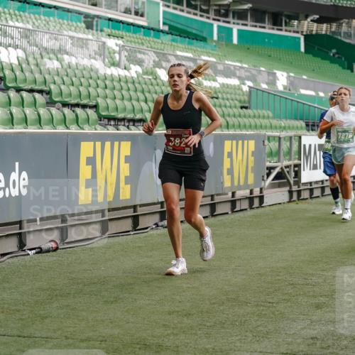 13.09.2026 - 21. swb-Marathon Bremen Michael Burmester http://msf.ph/oto/10449420 13.09.2026 12:48:24 Laufen im Stadion 382, 384, 524, 572, 621, 826, 889, 1349, 1554, 1723, 1872, 1925, 2266, 2287, 2538, 2605, 2646, 2844, 2956, 3043, 3110, 3118, 3127, 3197, 3242, 3276, 3284, 3297, 3424, 3466, 3520, 3794, 3910, 4025, 4082, 4239, 4614, 4712, 4729, 4732, 4808, 4898, 4992, 5424, 5517, 5648, 5725, 5803, 5976, 6025, 6058, 6692, 6708, 6784, 6951, 7064, 7102, 7399, 7538, 7636, 7803, 7871, 7876, 8060, 8611, 8621, 8706, 8877, 8973, 8980, 8981, 9010, 9035, 9061, 9429, 9689, 9918 meine-sportfotos.de