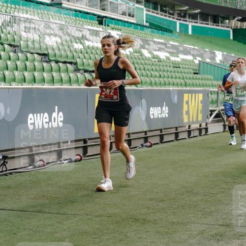 13.09.2026 - 21. swb-Marathon Bremen Michael Burmester http://msf.ph/oto/10449447 13.09.2026 12:48:25 Laufen im Stadion 382, 384, 524, 572, 621, 826, 889, 1349, 1554, 1723, 1872, 1925, 2266, 2287, 2538, 2605, 2646, 2844, 2956, 3043, 3110, 3118, 3127, 3197, 3242, 3276, 3284, 3297, 3424, 3466, 3520, 3794, 3910, 4025, 4082, 4239, 4614, 4712, 4729, 4732, 4808, 4898, 4992, 5424, 5517, 5648, 5725, 5803, 5976, 6025, 6058, 6692, 6708, 6784, 6951, 7064, 7102, 7399, 7538, 7636, 7803, 7876, 8060, 8611, 8621, 8706, 8877, 8973, 8980, 8981, 9010, 9035, 9061, 9429, 9689, 9918 meine-sportfotos.de