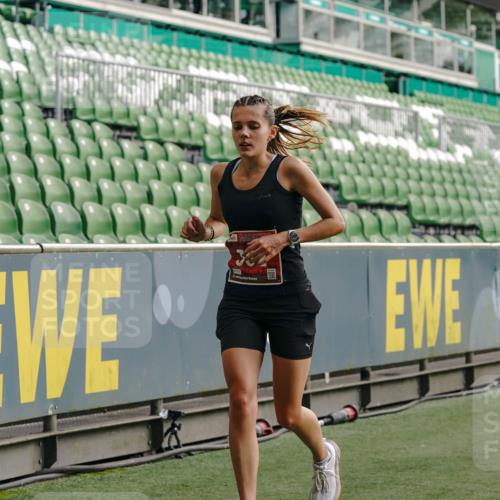 13.09.2026 - 21. swb-Marathon Bremen Michael Burmester http://msf.ph/oto/10449472 13.09.2026 12:48:26 Laufen im Stadion 382, 384, 524, 572, 621, 826, 889, 899, 1349, 1554, 1723, 1872, 1925, 2266, 2287, 2538, 2605, 2646, 2844, 2956, 3043, 3110, 3118, 3127, 3197, 3242, 3276, 3284, 3297, 3424, 3466, 3520, 3794, 3910, 4025, 4082, 4239, 4247, 4614, 4712, 4729, 4732, 4808, 4898, 4992, 5424, 5517, 5648, 5725, 5803, 5976, 6025, 6058, 6692, 6708, 6784, 6951, 7064, 7102, 7399, 7538, 7636, 7803, 7876, 8060, 8611, 8621, 8706, 8877, 8973, 8980, 8981, 9010, 9035, 9061, 9429, 9689, 9918 meine-sportfotos.de