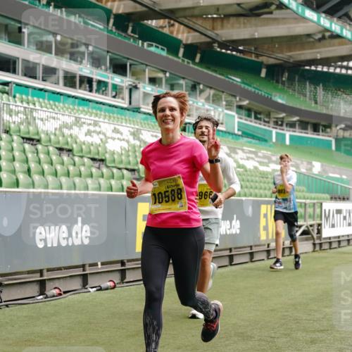 13.09.2026 - 21. swb-Marathon Bremen Michael Burmester http://msf.ph/oto/10449493 13.09.2026 10:30:43 Laufen im Stadion 10141, 10146, 10162, 10174, 10193, 10218, 10222, 10227, 10233, 10253, 10281, 10284, 10304, 10334, 10339, 10359, 10381, 10392, 10448, 10452, 10467, 10471, 10478, 10479, 10515, 10537, 10577, 10579, 10585, 10588, 10589, 10626, 10641, 10652, 10684, 10685, 10708, 10714, 10734, 10757, 10761, 10764, 10765, 10780, 10808, 10821, 10822, 10825, 10827, 10837, 10838, 10862, 10863, 10884, 10886, 10887, 10906, 10966, 10984, 11002, 11038, 11109, 11350, 11379 meine-sportfotos.de