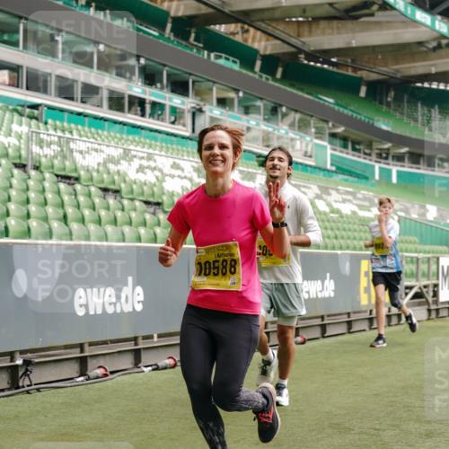13.09.2026 - 21. swb-Marathon Bremen Michael Burmester http://msf.ph/oto/10449512 13.09.2026 10:30:43 Laufen im Stadion 10141, 10146, 10162, 10174, 10193, 10218, 10222, 10227, 10233, 10253, 10281, 10284, 10304, 10334, 10339, 10359, 10381, 10392, 10448, 10452, 10467, 10471, 10478, 10479, 10515, 10537, 10577, 10579, 10585, 10588, 10589, 10626, 10641, 10652, 10684, 10685, 10708, 10714, 10734, 10757, 10761, 10764, 10765, 10780, 10808, 10821, 10822, 10825, 10827, 10837, 10838, 10862, 10863, 10884, 10886, 10887, 10906, 10966, 10984, 11002, 11038, 11109, 11350, 11379 meine-sportfotos.de