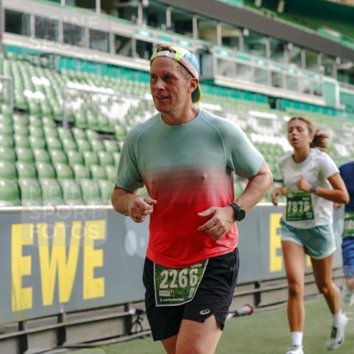 13.09.2026 - 21. swb-Marathon Bremen Michael Burmester http://msf.ph/oto/10449537 13.09.2026 12:48:27 Laufen im Stadion 382, 384, 524, 572, 621, 826, 889, 899, 1349, 1554, 1723, 1872, 1925, 2266, 2287, 2605, 2646, 2844, 2956, 3043, 3110, 3118, 3127, 3197, 3242, 3276, 3284, 3297, 3424, 3466, 3520, 3794, 3910, 3973, 4025, 4082, 4239, 4247, 4614, 4712, 4729, 4732, 4808, 4852, 4898, 4992, 5424, 5517, 5648, 5725, 5803, 5976, 6025, 6058, 6692, 6708, 6784, 6951, 7064, 7102, 7399, 7538, 7636, 7803, 7876, 8060, 8611, 8621, 8706, 8877, 8973, 8980, 8981, 9010, 9035, 9061, 9429, 9689, 9918 meine-sportfotos.de