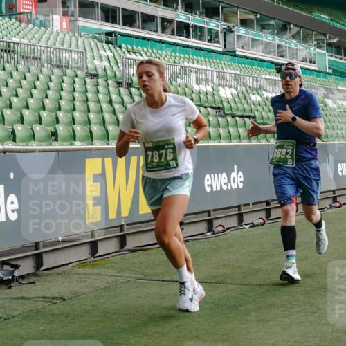 13.09.2026 - 21. swb-Marathon Bremen Michael Burmester http://msf.ph/oto/10449561 13.09.2026 12:48:28 Laufen im Stadion 382, 384, 524, 572, 621, 826, 889, 899, 1349, 1554, 1723, 1872, 1925, 2266, 2287, 2605, 2646, 2844, 2956, 3043, 3110, 3118, 3127, 3197, 3242, 3276, 3284, 3297, 3424, 3466, 3520, 3794, 3910, 3973, 4025, 4082, 4239, 4247, 4614, 4712, 4729, 4732, 4808, 4852, 4898, 4992, 5424, 5517, 5648, 5725, 5803, 5976, 6025, 6058, 6692, 6708, 6784, 6951, 7064, 7102, 7399, 7538, 7636, 7803, 7876, 8060, 8611, 8621, 8706, 8877, 8973, 8980, 8981, 9010, 9035, 9061, 9429, 9689, 9918 meine-sportfotos.de