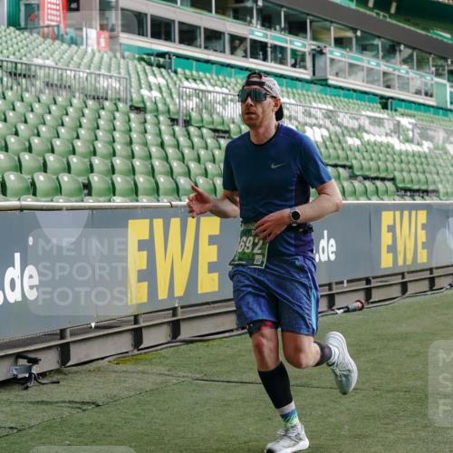 13.09.2026 - 21. swb-Marathon Bremen Michael Burmester http://msf.ph/oto/10449583 13.09.2026 12:48:29 Laufen im Stadion 382, 384, 524, 572, 621, 826, 889, 899, 1349, 1554, 1723, 1748, 1872, 1925, 2266, 2287, 2605, 2646, 2844, 2956, 3043, 3110, 3118, 3127, 3197, 3242, 3276, 3284, 3297, 3424, 3466, 3520, 3794, 3910, 3973, 4025, 4082, 4239, 4247, 4614, 4712, 4729, 4732, 4808, 4852, 4898, 4990, 4992, 5424, 5517, 5648, 5725, 5803, 5976, 6025, 6058, 6692, 6708, 6784, 6951, 7064, 7102, 7399, 7538, 7636, 7803, 7876, 8060, 8611, 8621, 8706, 8877, 8973, 8980, 8981, 9010, 9035, 9061, 9429, 9689, 9918 meine-sportfotos.de