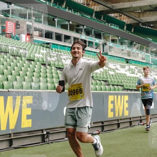 13.09.2026 - 21. swb-Marathon Bremen Michael Burmester http://msf.ph/oto/10449586 13.09.2026 10:30:44 Laufen im Stadion 10141, 10146, 10162, 10174, 10193, 10218, 10222, 10227, 10233, 10253, 10281, 10284, 10304, 10334, 10339, 10359, 10381, 10392, 10448, 10452, 10467, 10471, 10478, 10479, 10515, 10537, 10577, 10579, 10585, 10588, 10589, 10626, 10641, 10652, 10684, 10685, 10708, 10714, 10734, 10757, 10761, 10764, 10765, 10780, 10808, 10821, 10822, 10825, 10827, 10837, 10838, 10862, 10863, 10884, 10886, 10887, 10906, 10966, 10984, 11002, 11038, 11109, 11350, 11379 meine-sportfotos.de