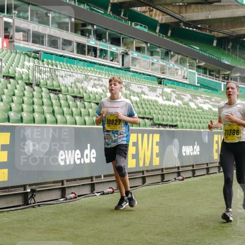 13.09.2026 - 21. swb-Marathon Bremen Michael Burmester http://msf.ph/oto/10449681 13.09.2026 10:30:46 Laufen im Stadion 10141, 10146, 10162, 10174, 10193, 10218, 10222, 10227, 10233, 10253, 10281, 10284, 10304, 10334, 10339, 10359, 10392, 10448, 10452, 10467, 10471, 10478, 10479, 10515, 10537, 10555, 10577, 10579, 10585, 10588, 10589, 10610, 10626, 10641, 10652, 10684, 10685, 10708, 10714, 10734, 10757, 10761, 10764, 10765, 10780, 10808, 10821, 10822, 10825, 10827, 10837, 10838, 10862, 10863, 10884, 10886, 10887, 10906, 10966, 10984, 11002, 11038, 11109, 11350, 11379 meine-sportfotos.de
