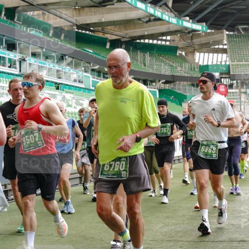 13.09.2026 - 21. swb-Marathon Bremen Michael Burmester http://msf.ph/oto/10449768 13.09.2026 13:09:10 Laufen im Stadion 164, 383, 391, 448, 532, 549, 551, 563, 625, 800, 808, 813, 869, 884, 898, 911, 1025, 1072, 1124, 1150, 1180, 1285, 1289, 1395, 1398, 1559, 1688, 1831, 1880, 1899, 2003, 2041, 2208, 2215, 2229, 2232, 2243, 2366, 2380, 2413, 2429, 2441, 2467, 2471, 2525, 2573, 2594, 2611, 2635, 2692, 2717, 2727, 2782, 2802, 2823, 2831, 2841, 2866, 2897, 2930, 2931, 2941, 3032, 3086, 3291, 3316, 3327, 3333, 3398, 3437, 3707, 3769, 109 meine-sportfotos.de