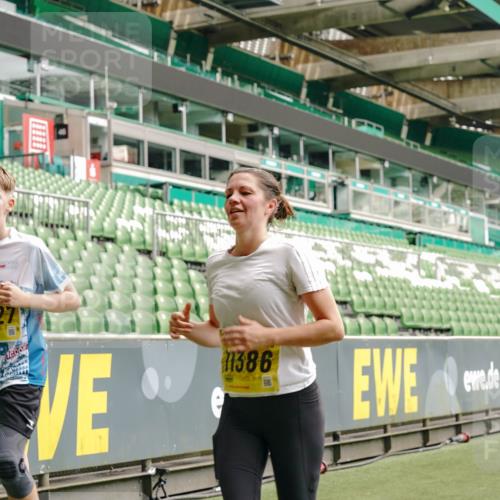 13.09.2026 - 21. swb-Marathon Bremen Michael Burmester http://msf.ph/oto/10449779 13.09.2026 10:30:47 Laufen im Stadion 10141, 10146, 10162, 10174, 10193, 10218, 10222, 10227, 10233, 10253, 10281, 10284, 10304, 10334, 10339, 10359, 10392, 10448, 10452, 10467, 10471, 10478, 10479, 10515, 10555, 10577, 10579, 10585, 10588, 10589, 10610, 10626, 10641, 10652, 10684, 10685, 10708, 10714, 10734, 10757, 10761, 10764, 10765, 10780, 10808, 10821, 10822, 10825, 10827, 10837, 10838, 10862, 10863, 10884, 10886, 10887, 10906, 10984, 11002, 11038, 11109, 11350, 11379 meine-sportfotos.de