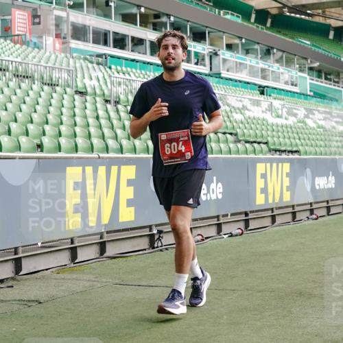13.09.2026 - 21. swb-Marathon Bremen Michael Burmester http://msf.ph/oto/10449813 13.09.2026 12:48:40 Laufen im Stadion 382, 384, 524, 572, 621, 826, 889, 899, 1349, 1723, 1748, 1872, 1925, 2266, 2287, 2605, 2646, 2844, 2956, 3043, 3110, 3127, 3197, 3242, 3276, 3284, 3297, 3330, 3466, 3794, 3910, 3973, 4025, 4082, 4247, 4614, 4712, 4732, 4852, 4898, 4990, 4992, 5424, 5517, 5570, 5594, 5648, 5803, 5976, 6025, 6058, 6692, 6708, 6784, 6842, 6951, 7064, 7399, 7538, 7636, 7803, 7876, 8060, 8611, 8621, 8706, 8877, 8973, 8980, 8981, 9010, 9035, 9429, 9689, 9918 meine-sportfotos.de
