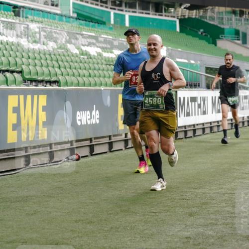 13.09.2026 - 21. swb-Marathon Bremen Michael Burmester http://msf.ph/oto/10449834 13.09.2026 12:48:41 Laufen im Stadion 382, 384, 524, 572, 621, 826, 889, 899, 1349, 1723, 1748, 1872, 1925, 2266, 2287, 2605, 2646, 2844, 2956, 3043, 3110, 3127, 3197, 3242, 3276, 3284, 3297, 3330, 3466, 3794, 3910, 3973, 4025, 4082, 4247, 4614, 4712, 4732, 4852, 4898, 4990, 4992, 5424, 5517, 5570, 5594, 5648, 5803, 5976, 6025, 6058, 6692, 6708, 6784, 6842, 6951, 7064, 7399, 7538, 7636, 7803, 7876, 8060, 8611, 8621, 8706, 8877, 8973, 8980, 8981, 9010, 9035, 9429, 9689, 9918 meine-sportfotos.de